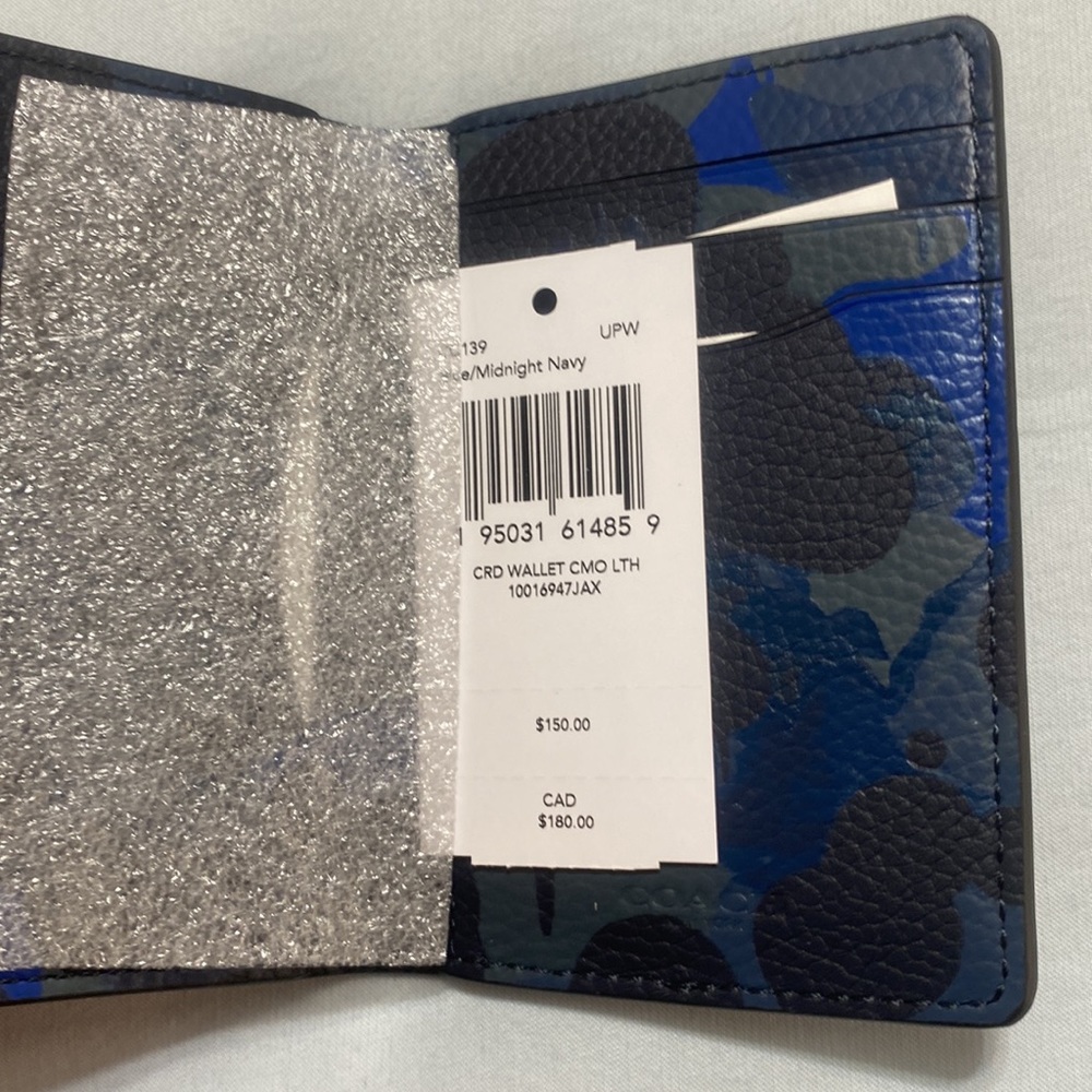 Card Wallet With Camo Print - Picture 4 of 7
